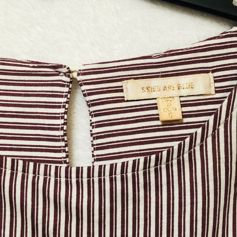 Skies Are Blue Maroon & White Striped Quarter Bell Sleeve Blouse Top Size Small - Picture 3 of 6